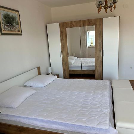 Spacious 2-Room Apartment With Beautiful Sea View Crikvenica Buitenkant foto