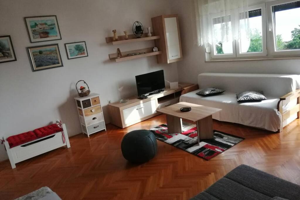 Spacious 2-Room Apartment With Beautiful Sea View Crikvenica Buitenkant foto