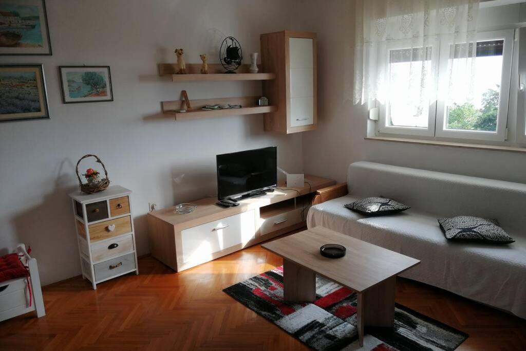 Spacious 2-Room Apartment With Beautiful Sea View Crikvenica Buitenkant foto