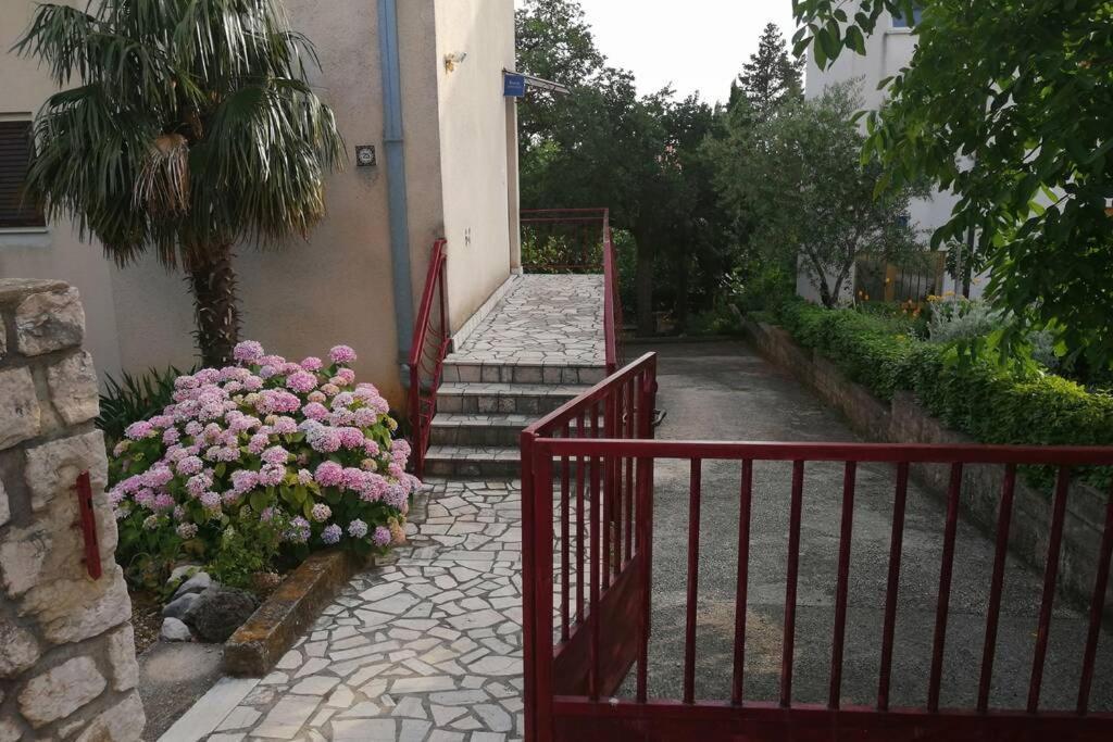 Spacious 2-Room Apartment With Beautiful Sea View Crikvenica Buitenkant foto