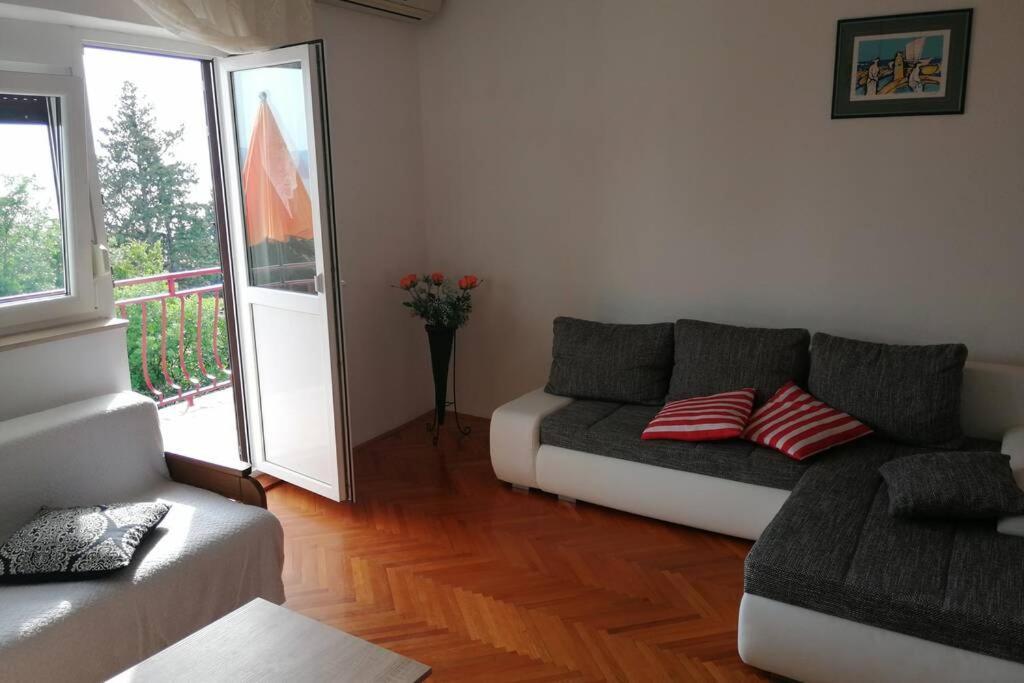 Spacious 2-Room Apartment With Beautiful Sea View Crikvenica Buitenkant foto