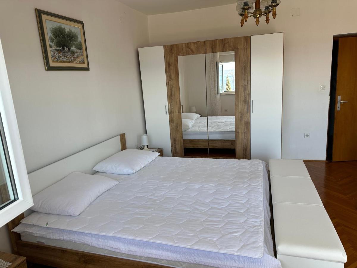 Spacious 2-Room Apartment With Beautiful Sea View Crikvenica Buitenkant foto